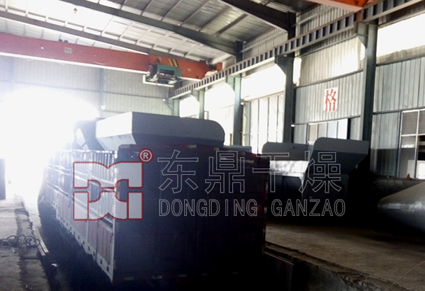 煤泥烘干機打散喂料設(shè)備裝車